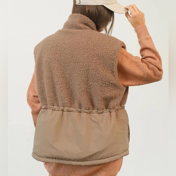 Hyfve Vest - Picture 2 of 2